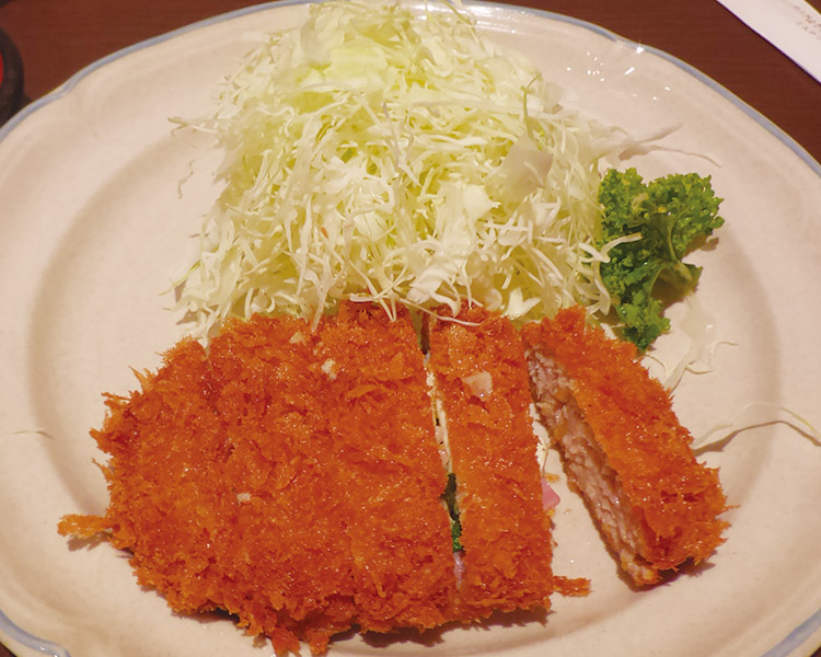 チーズ入りメンチかつ定食(1,000円)